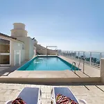Luxury In Puerto Marina * 贝纳尔马德纳