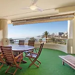 Luxury In Puerto Marina 公寓 *