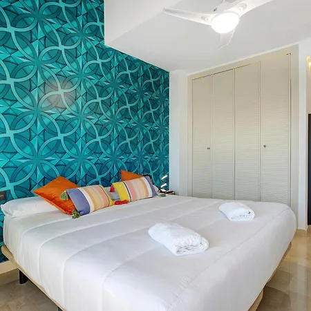 Luxury In Puerto Marina *