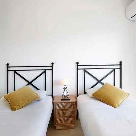 Luxury In Puerto Marina *