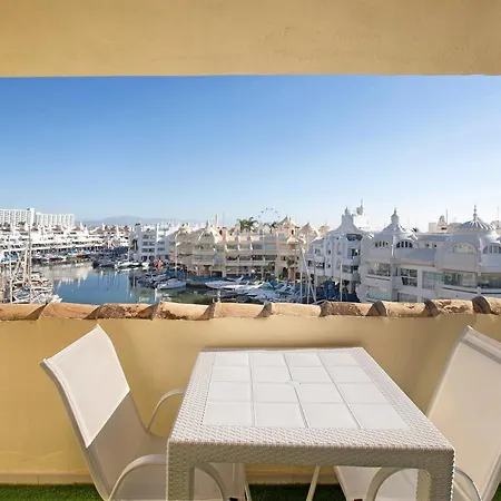 Luxury In Puerto Marina 아파트 베날마데나코스타