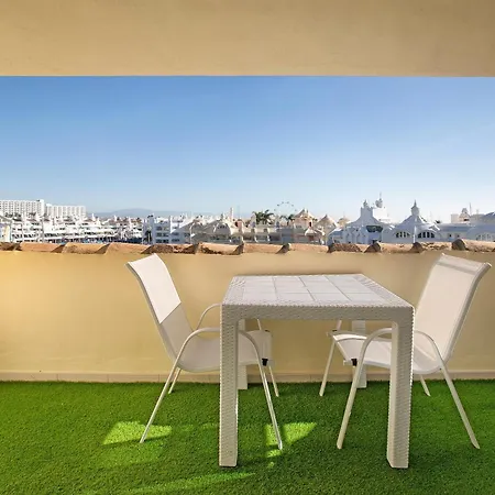 Luxury In Puerto Marina *