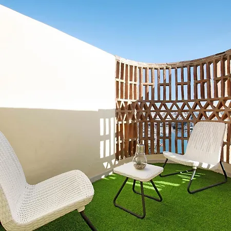 아파트 Luxury In Puerto Marina 베날마데나코스타