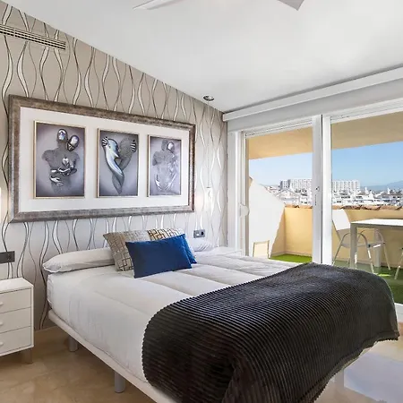 Luxury In Puerto Marina Apartament